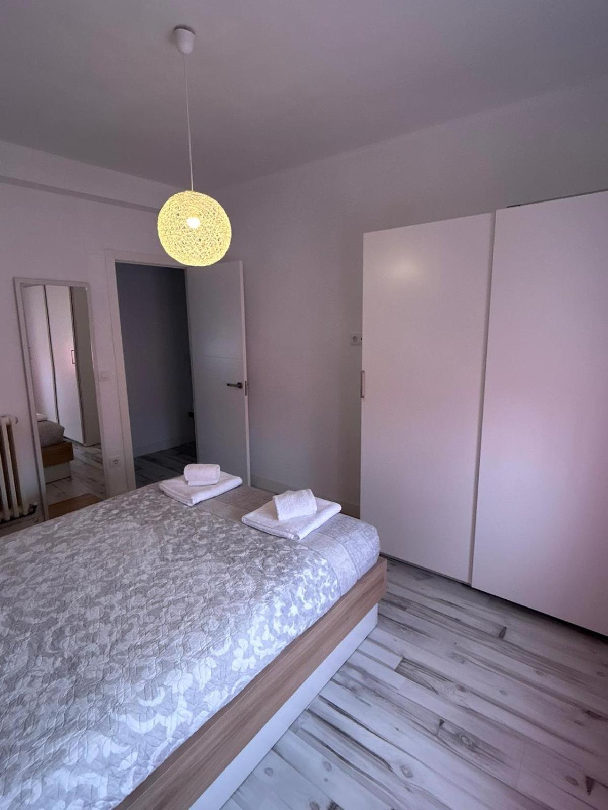 Apartamentos El Conde Santo Domingo De La Calzada Exterior foto